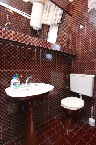 Apartment Arbanija 9423a - image 12