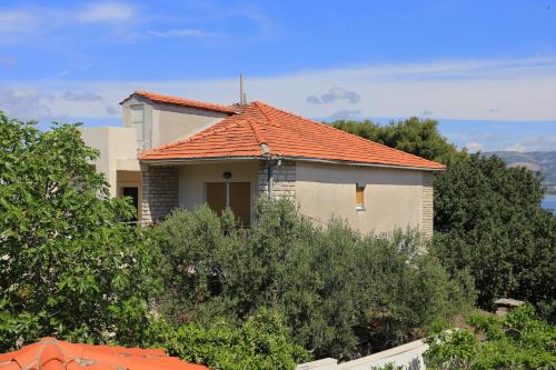 Apartments by the sea Arbanija Ciovo - 9423 - image 10