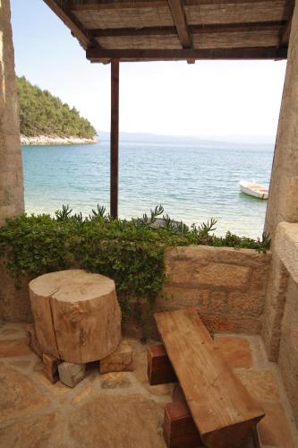 Seaside secluded apartments Cove Smokvina Hvar - 9501 - image 5