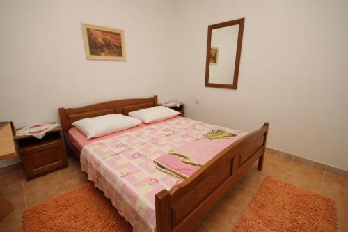 Seaside secluded apartments Cove Smokvina Hvar - 9501 - image 11
