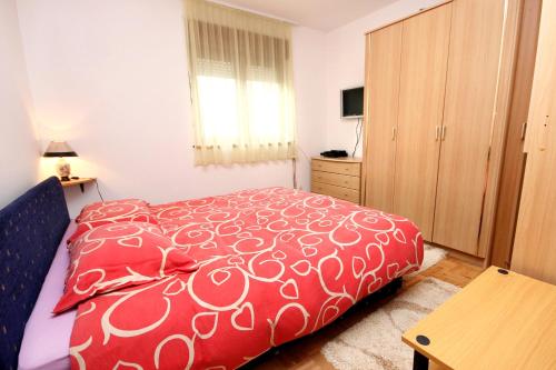 Apartments by the sea Mastrinka Ciovo - 9447 - image 5