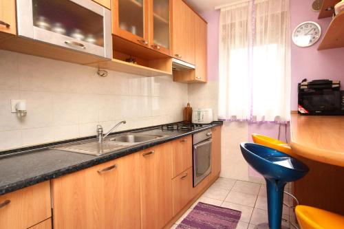 Apartments by the sea Mastrinka Ciovo - 9447 - image 3