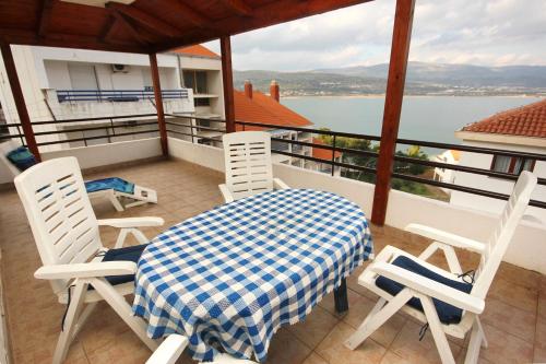 Apartments by the sea Mastrinka Ciovo - 9447 - image 4