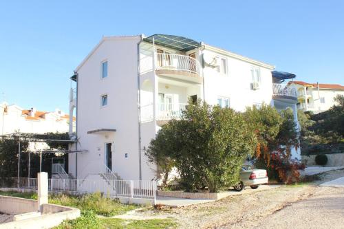  Apartments with a parking space Okrug Gornji, Ciovo - 9441, Pension in Trogir