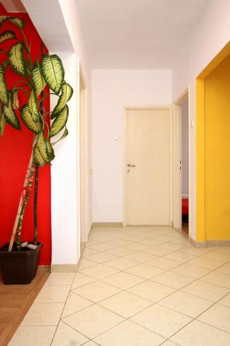 Apartments with a parking space Trogir - 9455 - main image