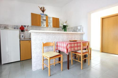 Apartments by the sea Marina Trogir - 9443 - image 11