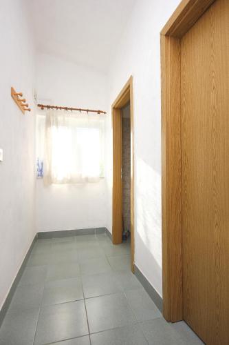Apartments by the sea Marina Trogir - 9443 - image 14