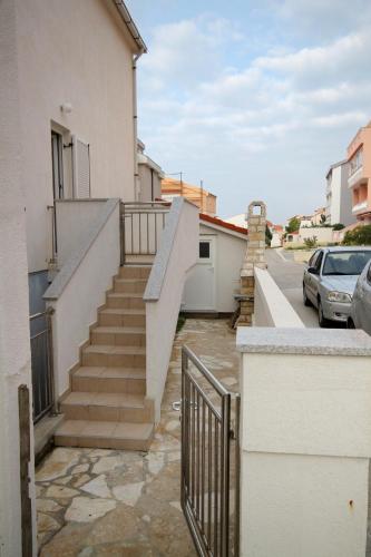 Apartments by the sea Vidalici Pag - 9415 - image 8