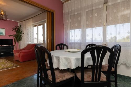Apartment with Terrace and Sea View image 10