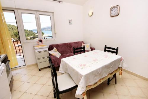 Apartments by the sea Marina Trogir - 10003 - image 4