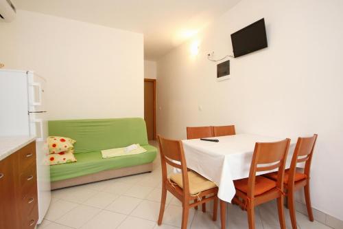 Apartments with a parking space Poljica Trogir - 10010 - image 7