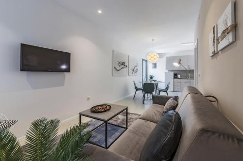 One-Bedroom Apartment with Terrace and Sea View