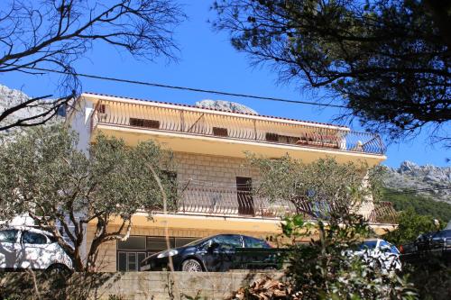  Apartments by the sea Marusici, Omis - 10012 in Mimice