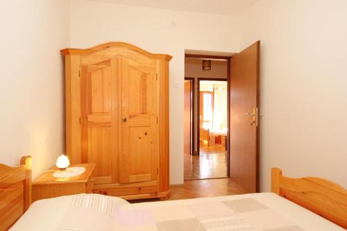 Three-Bedroom Apartment with Balcony and Sea View image 9