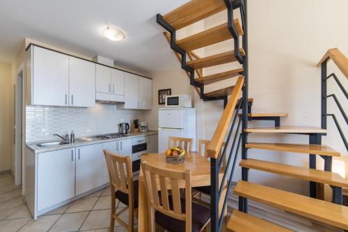 Létesítmények, Apartments by the sea Drvenik Donja vala, Makarska - 9654 in Drvenik