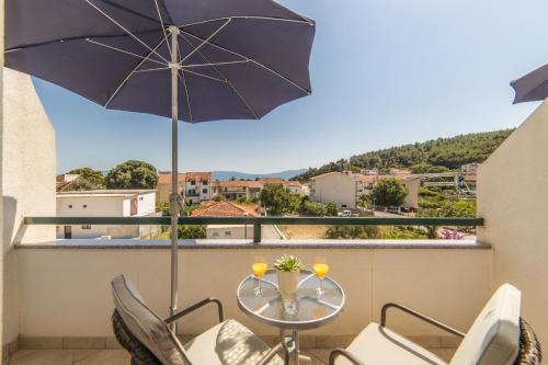 Erkély/terasz, Apartments by the sea Drvenik Donja vala, Makarska - 9654 in Drvenik