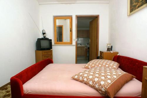 One-Bedroom Apartment with Terrace image 6