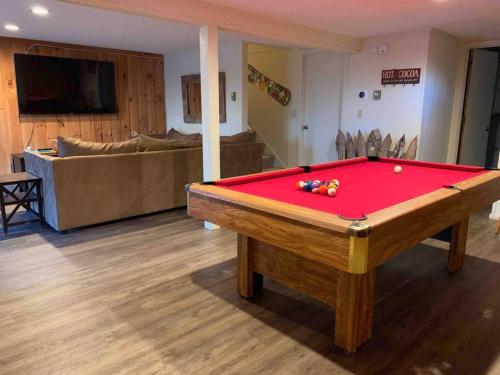 Dog friendly Chalet in the Woods w/Pool-Mt. Snow - Wilmington