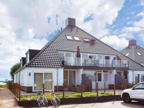 Apartment near Sneekermeer water sports