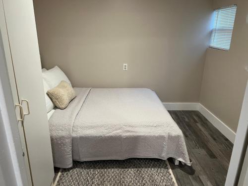 Fully Furnished Hollywood, min 1 month stay, cozy unit in Hollywood, USA