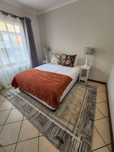 Elegant 2 bed apartment next to Gautrain Centurion Pretoria