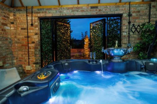 Lincoln Holiday Retreat View with Private Hot Tub