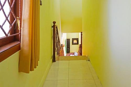 Super OYO 91568 Trisna Srabah Resort Homestay & Resto