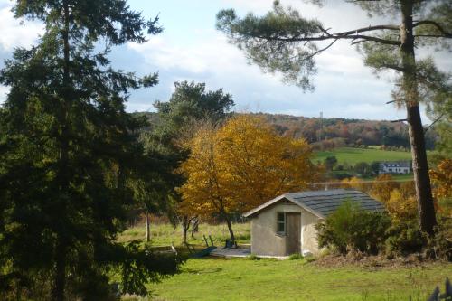 maisonnette écologique isolée en botte de paille