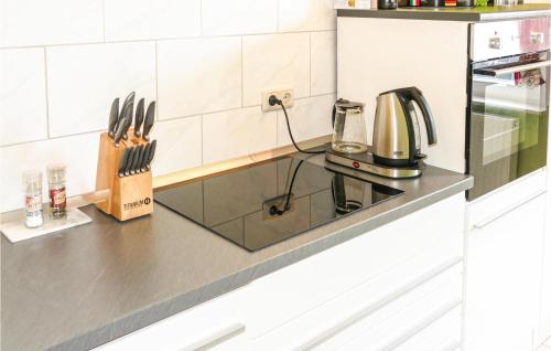 廚房, Amazing Home In Kalbe Milde -Kakerbec in 卡爾貝/米爾德