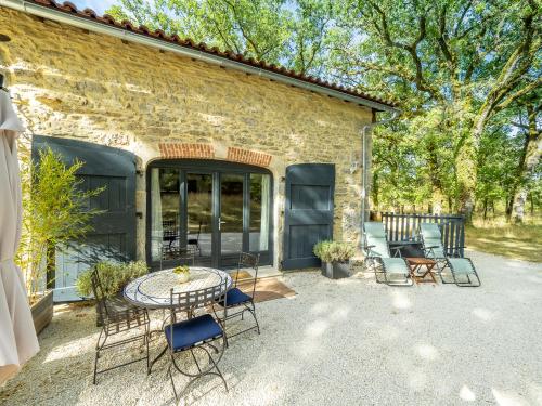 La Grange - A Peaceful Place in the Forest - Berganty