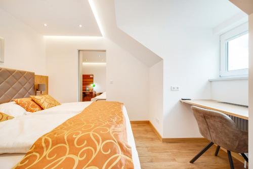 2 bedrooms, 3 beds