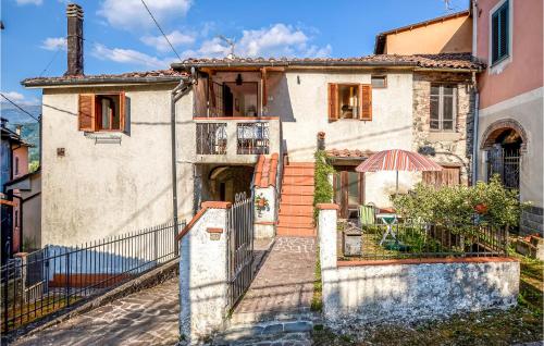 Gorgeous Home In Gallicano Fraz, Bologn With Wifi