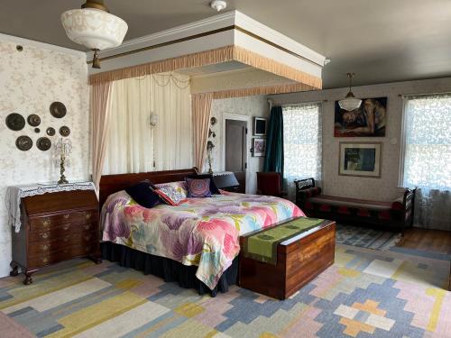 Munroe Inn Boutique Hotel