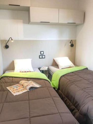 2 bedrooms, 3 beds