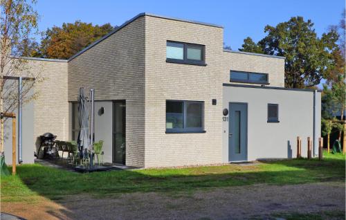 Beautiful Home In Lembruch-dmmer See With 2 Bedrooms, Wifi And Indoor Swimming Pool