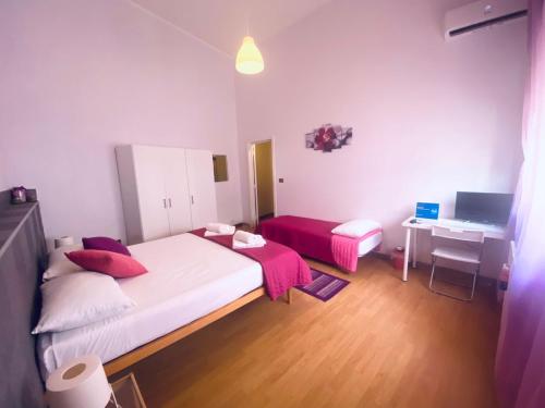 1 double bed, 1 twin bed, 1 sofa bed