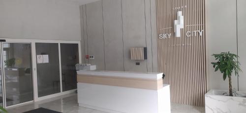 18th & 16h Floor Secure Luxury Condos With Pool & Fitness Included In Price, Skopje (Foto 3)