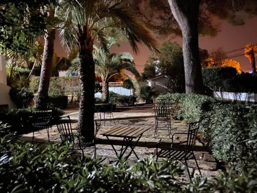 Hostal Residencia Alma in อัลกูเดีย