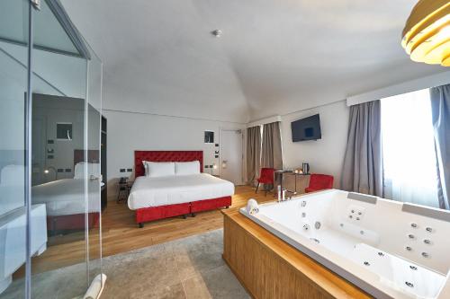 Suite with Spa Bath