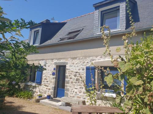 Maison typique bretonne a 5 min de la plage a pied - Location saisonnière - Crozon