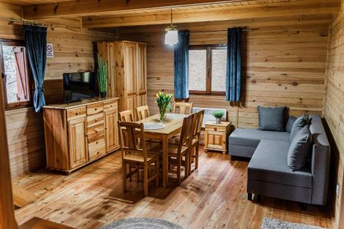 2 bedrooms, 5 beds