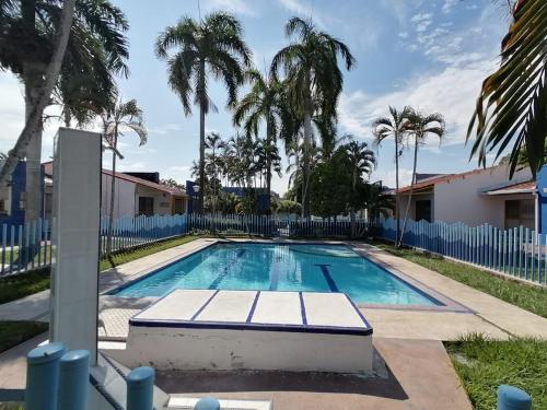 . Precioso alojamiento con 6 piscinas en conjunto cerrado, casa recién pintada marzo 2026