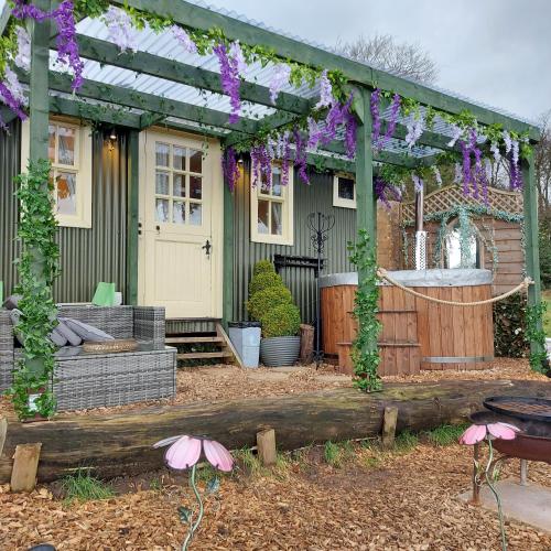 Bluebell Shepherds Hut