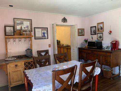 Deluxe Queen Suite