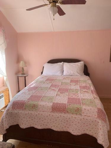 Tombstone Bordello Bed & Breakfast photo