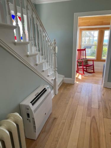 Breakwater Lodge in Lower Woods Harbour (NS)