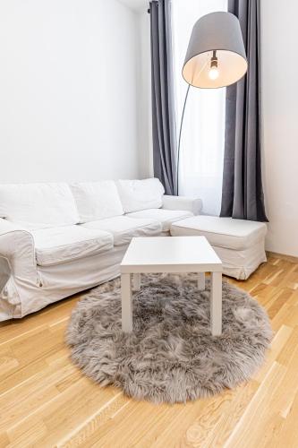 Premium City Apartment with Free Garage Parking included! Close to metro U2 and Vienna Congress Center!, Vienna (photo 2)