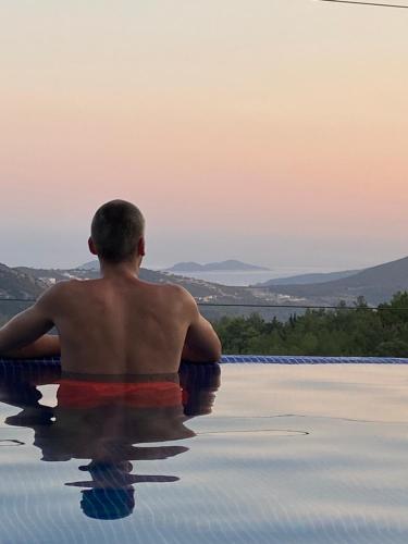 LA VILLA CELINE- Luxury Sea View Villa with Private Infinity Pool in Islamlar-Kalkan – khách sạn tại Islamlar