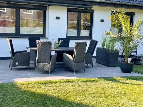 Wellnesshome Fontaneweg mit Sauna, Terrasse und Garten in Espelkamp, Deutschland
