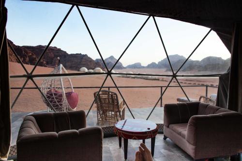 Vistas, Hasan Zawaideh luxury camp 2 in Wadi Rum